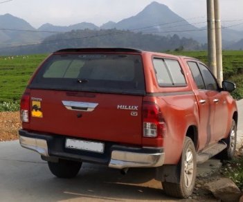 Toyota Hilux 2016 - Màu cam đỏ