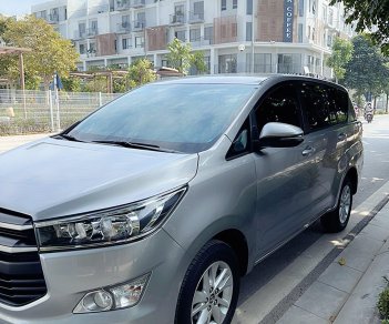 Toyota Innova 2018 - Bán xe gia đình giá chỉ 579tr