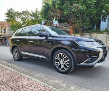 Mitsubishi Outlander 2019 - Màu đen, 685tr