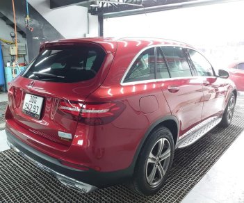 Mercedes-Benz GLC 200 2019 - Màu đỏ, xe nhập