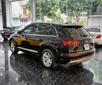 Audi Q7 2018 - Màu đen, nội thất đen đẹp chuẩn chỉ