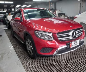 Mercedes-Benz GLC 200 2019 - Màu đỏ, xe nhập