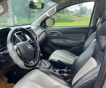 Mitsubishi Triton 2015 - Màu xám, xe nhập