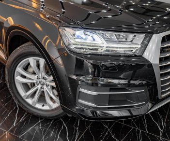 Audi Q7 2018 - Màu đen, nội thất đen đẹp chuẩn chỉ