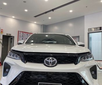 Toyota Fortuner 2022 - Thiết kế thời thượng, công nghệ ấn tượng