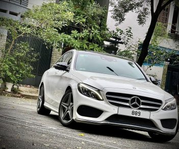 Mercedes-Benz C300 2015 - Xe màu trắng