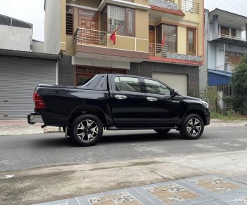 Toyota Hilux 2019 - Xe màu đen, 870tr