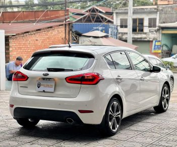 Kia Cerato 2.0 2013 - Kia Cerato Hatchback màu trắng  -- Sản xuất 2013 đăng ký 2014  