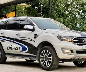 Ford Everest 2.0 2019 - Ford Everest 2.0 Titanium một cầu máy dầu, màu trắng biển HCM  