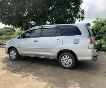 Toyota Innova 2010 - Xe màu bạc chính chủ giá hữu nghị