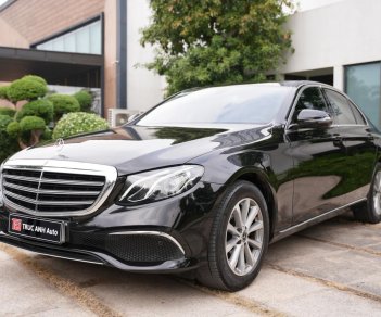 Mercedes-Benz E200 2018 - Màu đen