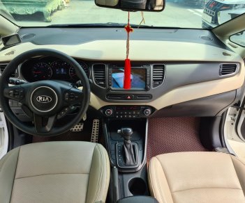 Kia Rondo 2018 - Màu trắng, chương trình tặng 100% thuế trước bạ, hỗ trợ góp bank