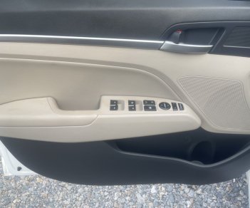 Hyundai Elantra 2020 - Ít sử dụng, giá chỉ 590tr