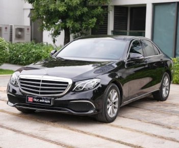 Mercedes-Benz E200 2018 - Màu đen