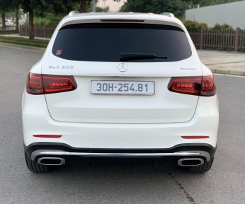 Mercedes-Benz GLC 300 2021 - Xe màu trắng