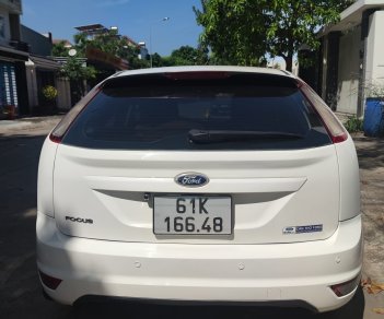 Ford Focus 2010 - Màu trắng, xe nhập số tự động