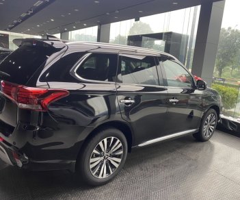 Mitsubishi Outlander 2022 - Khuyến mãi tiền mặt đến 39 triệu - Giá rẻ nhất thị trường