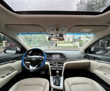 Hyundai Elantra 2021 - Xe cực mới chạy hơn 3v km