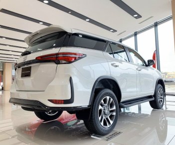 Toyota Fortuner 2022 - Sẵn xe giao ngay - Khuyến mại khủng