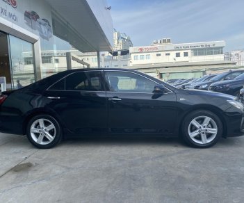 Toyota Camry 2016 - Màu đen, biển SG