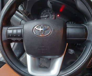 Toyota Hilux 2020 - nhập khẩu nguyên chiếc giá cạnh tranh