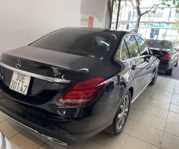 Mercedes-Benz C200 2015 - Màu đen giá ưu đãi