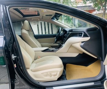 Toyota Camry 2020 - Đen nội thất kem