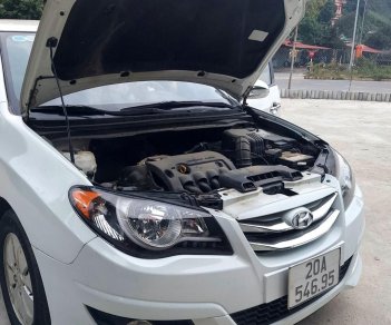 Hyundai Avante 2013 - Màu trắng, giá chỉ 245 triệu