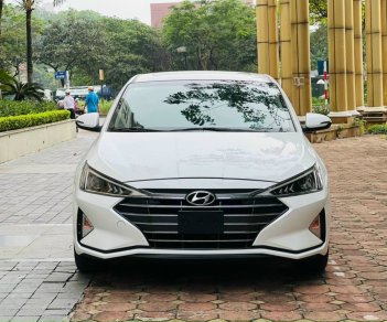 Hyundai Elantra 2019 - Màu trắng