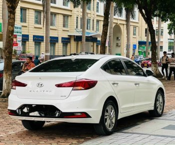 Hyundai Elantra 2019 - Màu trắng