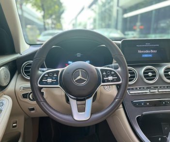 Mercedes-Benz GLC 300 2021 - Cần bán xe odo 2v4 km