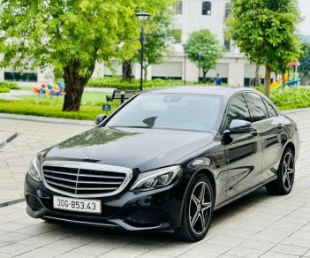 Mercedes-Benz C 250 2018 - Màu đen, nội thất đen