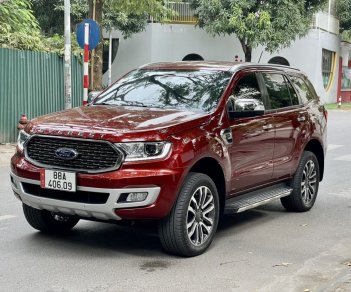 Ford Everest 2021 - Xe màu đỏ nổi bật