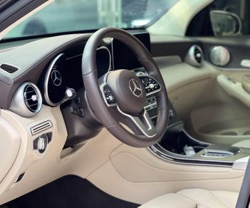 Mercedes-Benz GLC 300 2021 - Cần bán xe odo 2v4 km