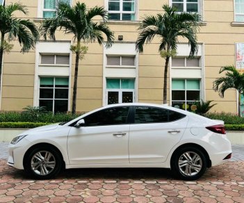 Hyundai Elantra 2019 - Màu trắng