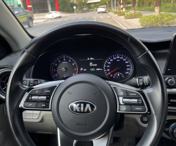 Kia Cerato 2019 - Xe màu đỏ