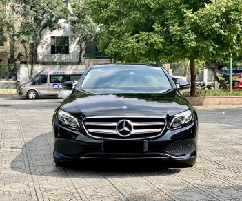 Mercedes-Benz 2017 - Bán xe màu đen/đen