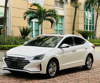 Hyundai Elantra 2019 - Màu trắng