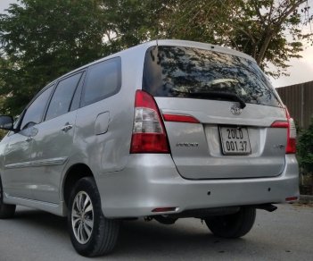 Toyota Innova 2015 - Màu bạc tự động, máy zin - Giá tốt alo ngay em Thái