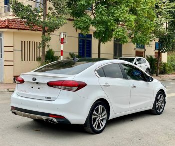 Kia Cerato 2018 - Bán xe màu trắng