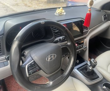 Hyundai Elantra 2017 - Xe một chủ siêu đẹp, giá có thương lượng