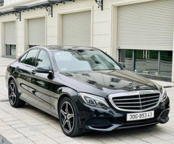 Mercedes-Benz C 250 2018 - Màu đen, nội thất đen