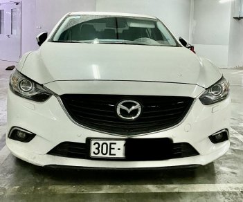 Mazda 6 2016 - Màu trắng nội thất đen đi ít xe rất mới nữ dùng