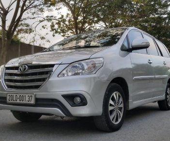 Toyota Innova 2015 - Màu bạc tự động, máy zin - Giá tốt alo ngay em Thái