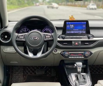 Kia Cerato 2019 - Màu trắng, giá chỉ 578 triệu