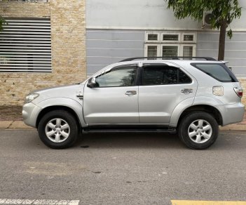 Toyota Fortuner 2009 - Màu bạc