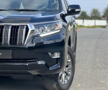 Toyota Land Cruiser Prado 2020 - Xe màu đen, xe nhập