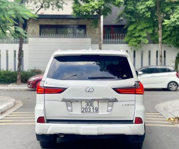 Lexus LX 570 2015 - Bán xe màu trắng