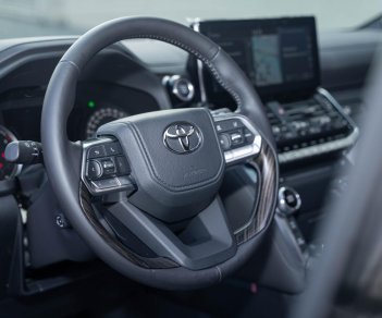 Toyota Land Cruiser 2021 - Model 2022, odo 1v2 km