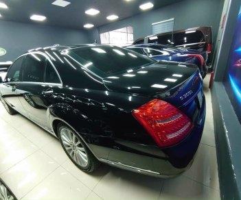 Mercedes-Benz S300 2011 - Màu đen, xe nhập